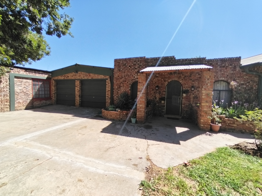 4 Bedroom Property for Sale in Christiana North West